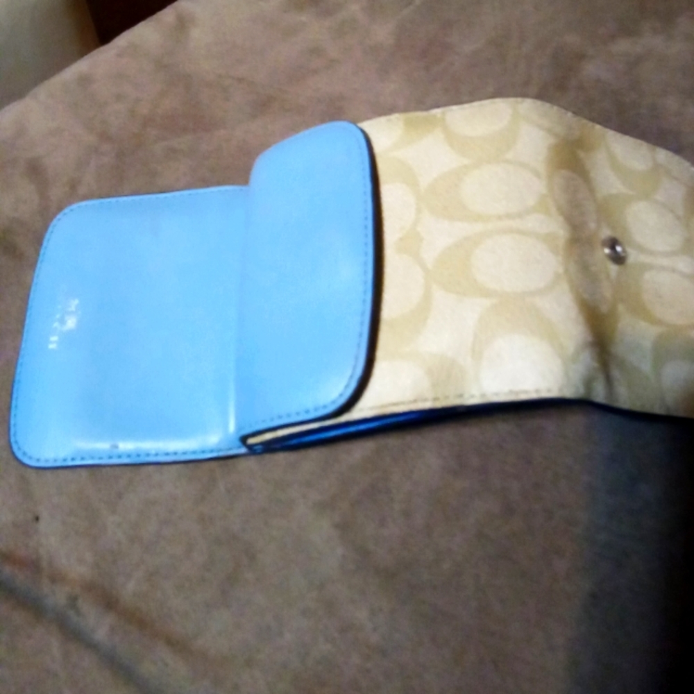 Blue and Coach logo print leather wallet. - Picture 2 of 3